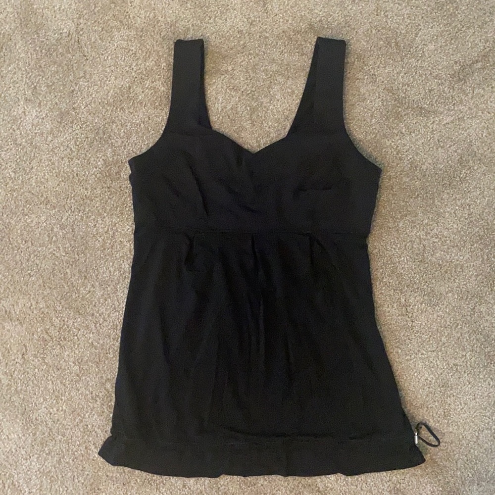 Black lululemon tank top size 8
